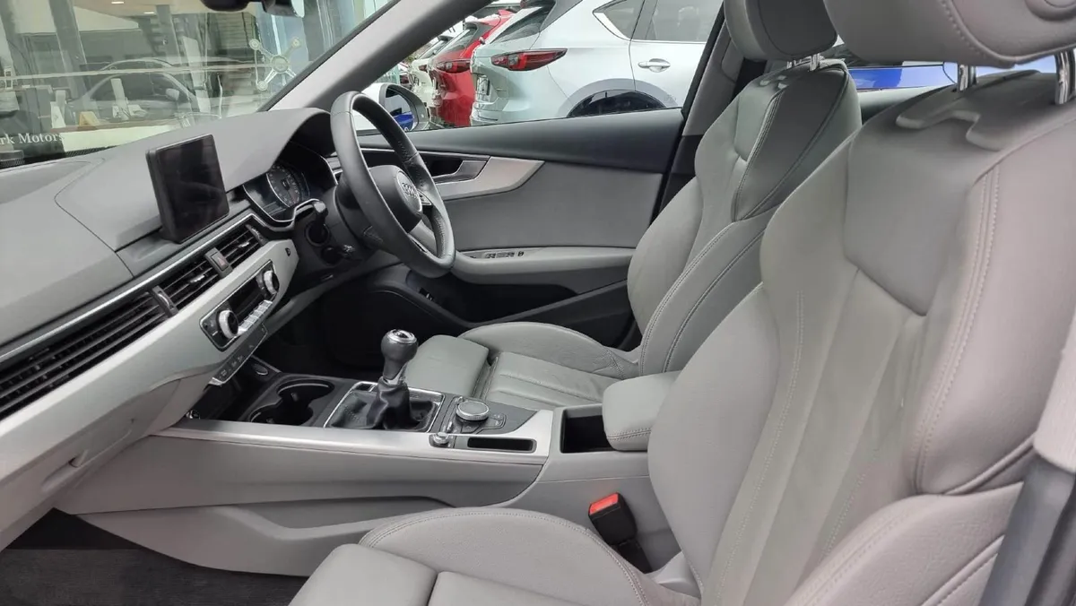 Audi A4 2018 - Image 2