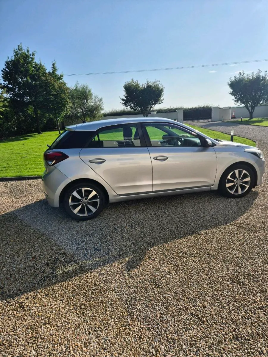 Hyundai i20 - Image 2