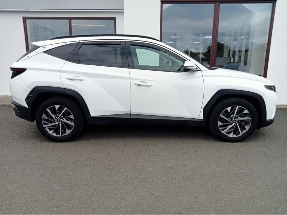 Hyundai Tucson IX35 EXECUTIVE PLUS 5DR - Image 3