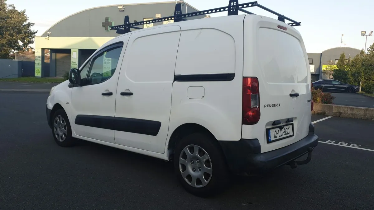 2012 Peugeot partner clean van new doe and tax - Image 2