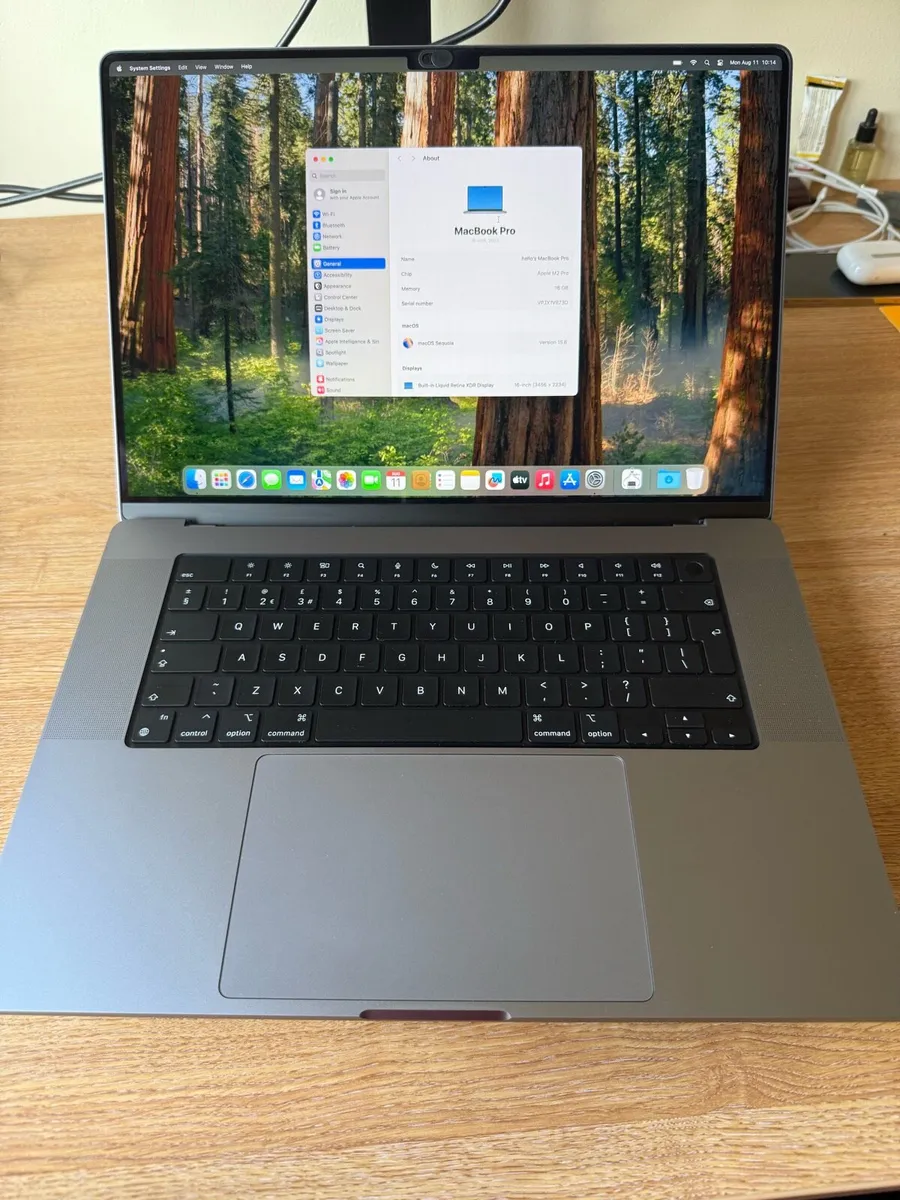 Macbook pro 16 M2-16gb/500gb perfect condition - Image 2