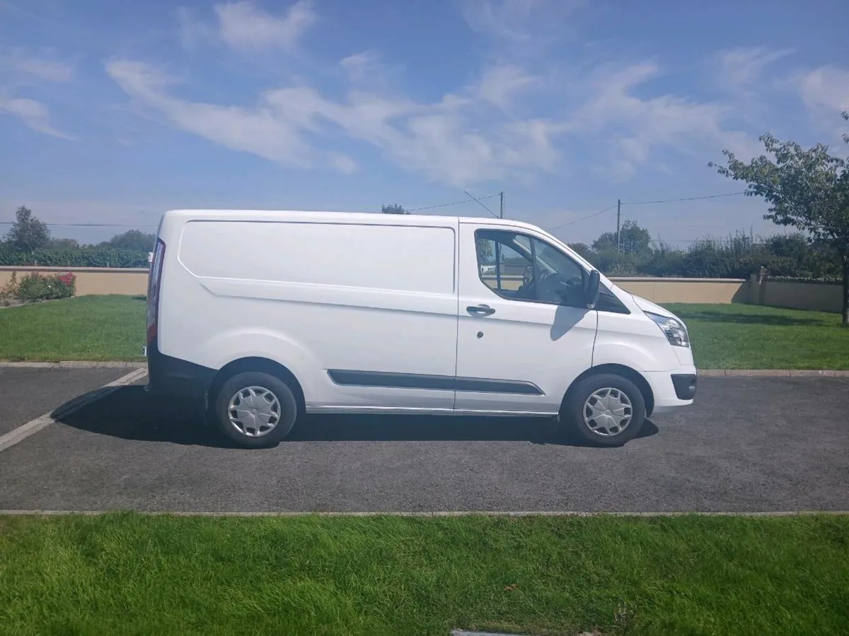 Ford transit Custom 2018 doe until January 2026 - Image 2