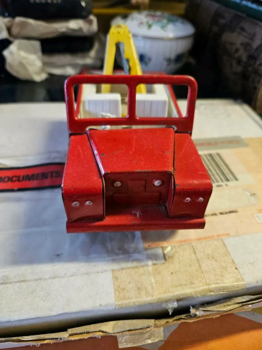 Vintage Triang Tinplate Pressed Steel Landrover - Image 3