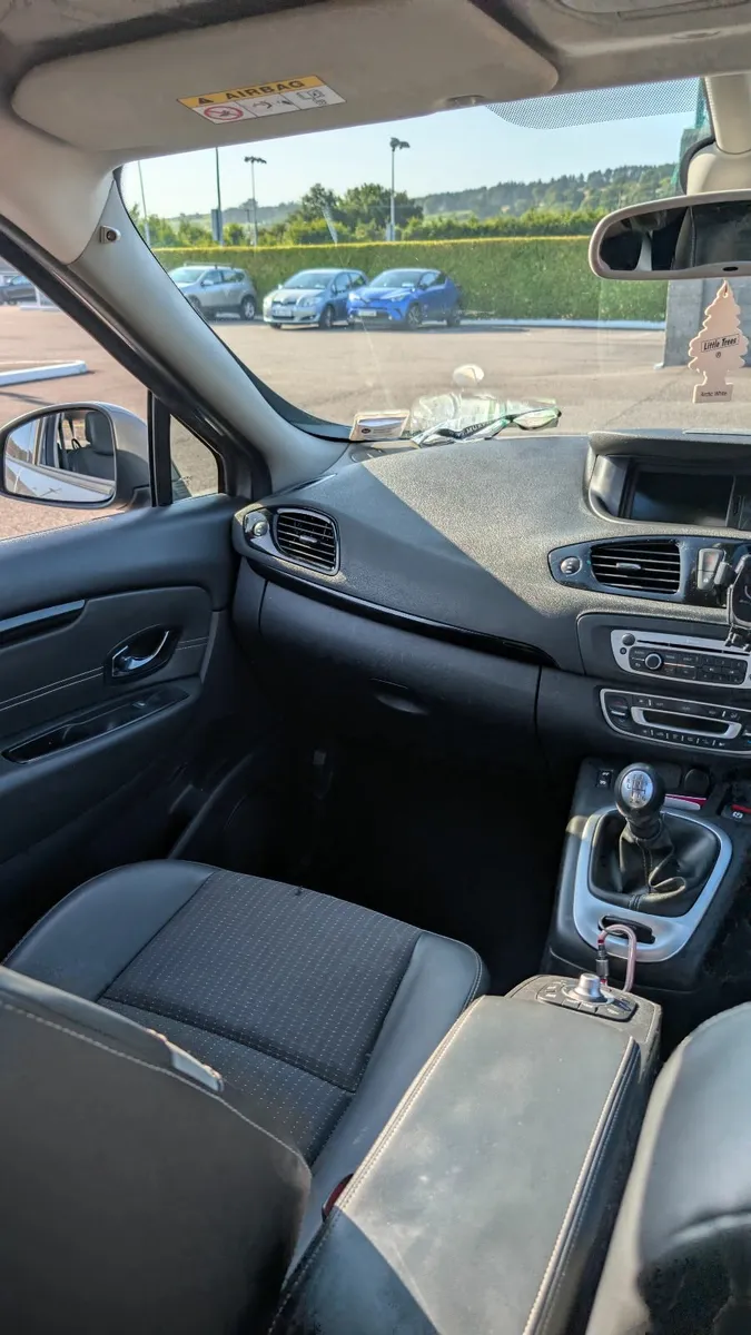 Renault Grand Scenic 2016 - Image 4