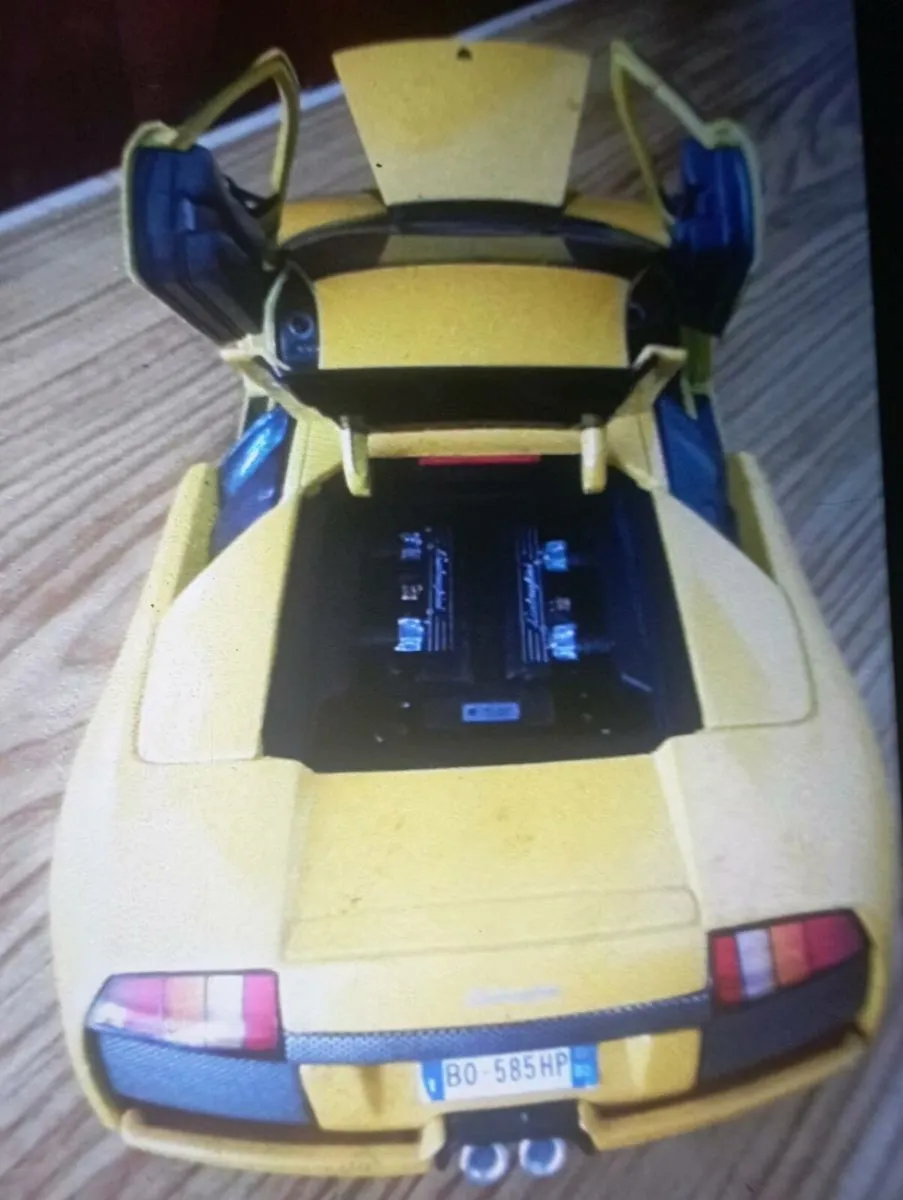 BbURAGO LAMBORGHINI  MURCIELACO.1-18 SCALE  CAR - Image 4