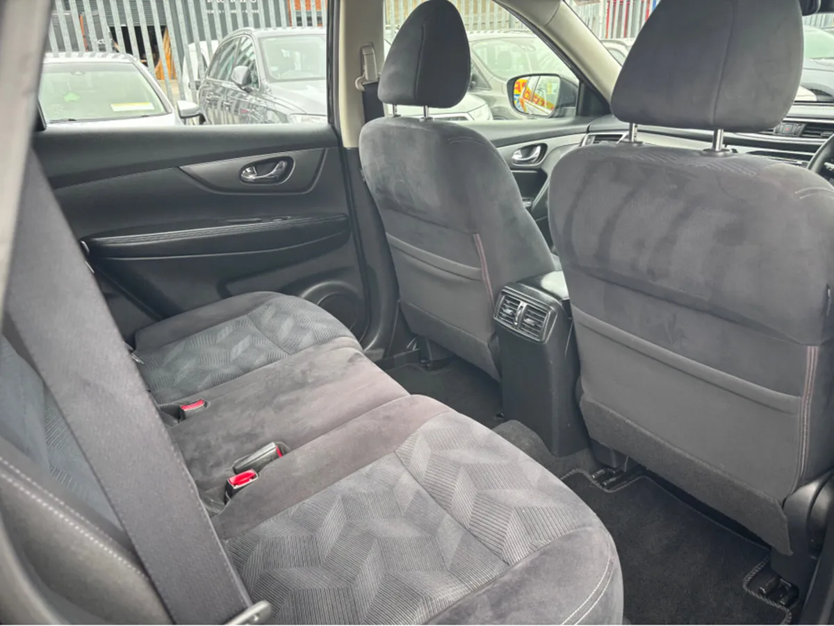 Nissan X-Trail 1.6 DSL XE SP 5 SEAT E - Image 3