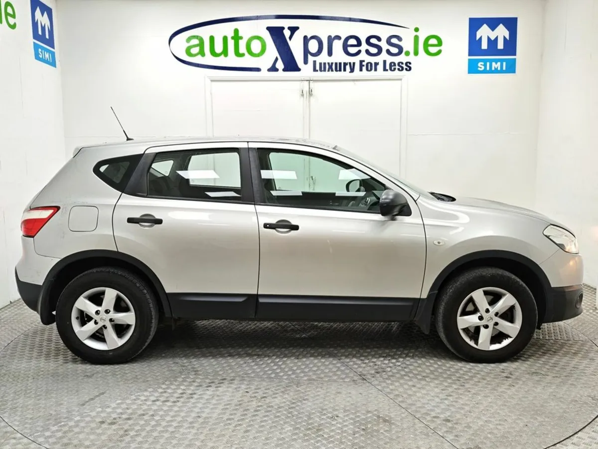 Nissan Qashqai 1.6 CVT XE Automatic - Image 3