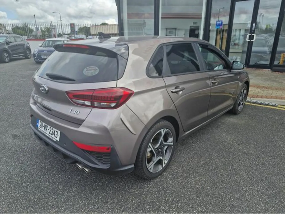 Hyundai i30 I 30 DELUXE NLINE 5DR PETROL - Image 3