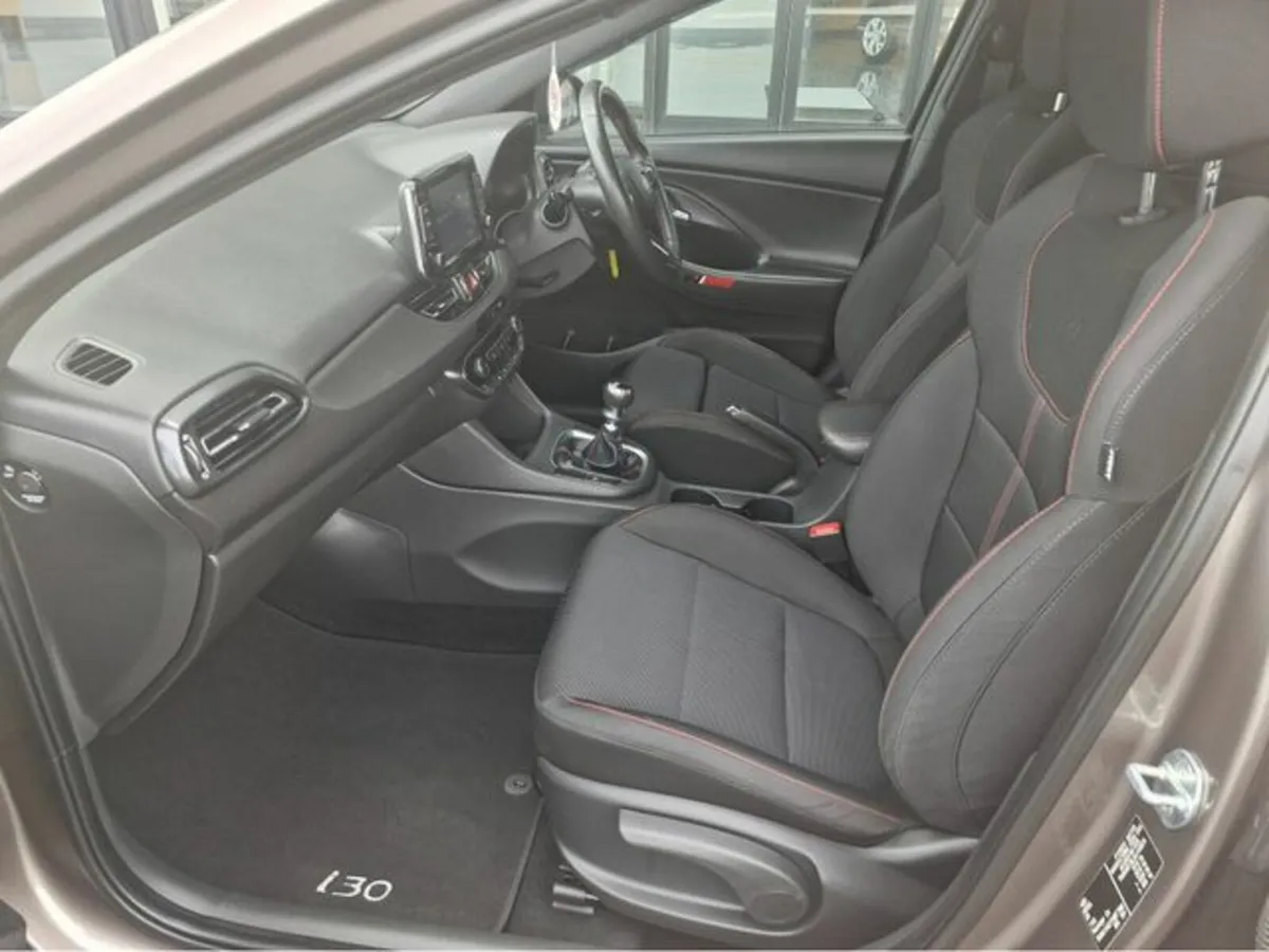 Hyundai i30 I 30 DELUXE NLINE 5DR PETROL - Image 4