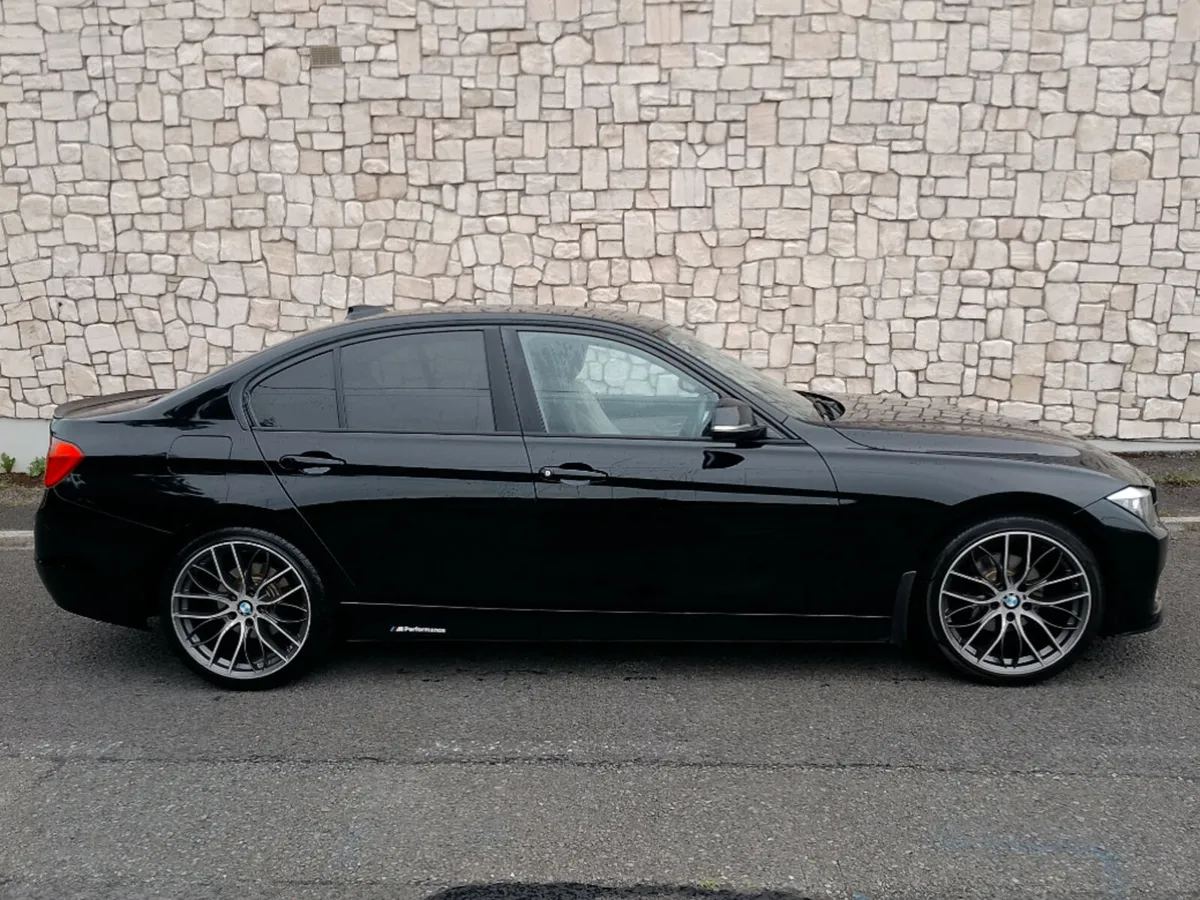 BMW 3-Series 320 F30 D EFF Dynamic Business 4DR - Image 2