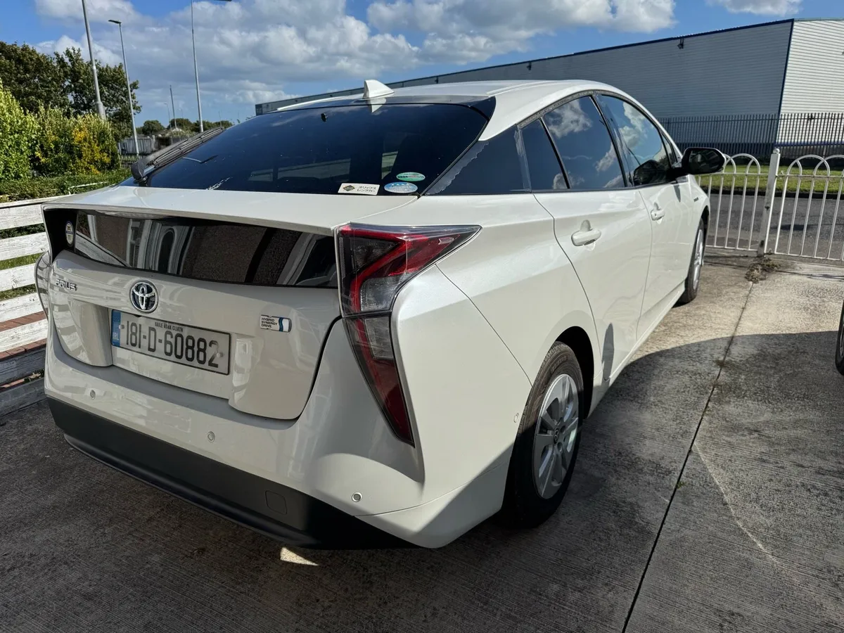 181 Toyota Prius - Image 4