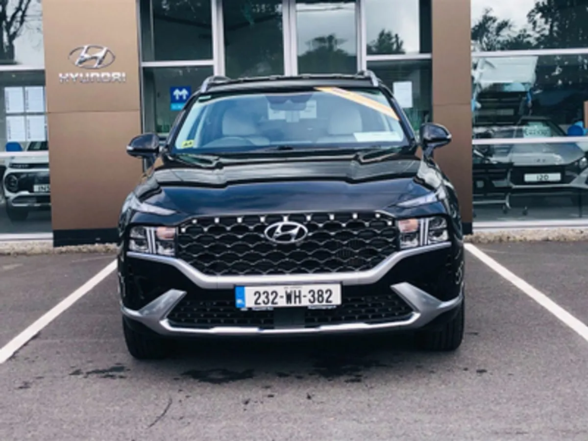 Hyundai Santa Fe Executive 1.6 Plug-in Hybrid Aut - Image 2