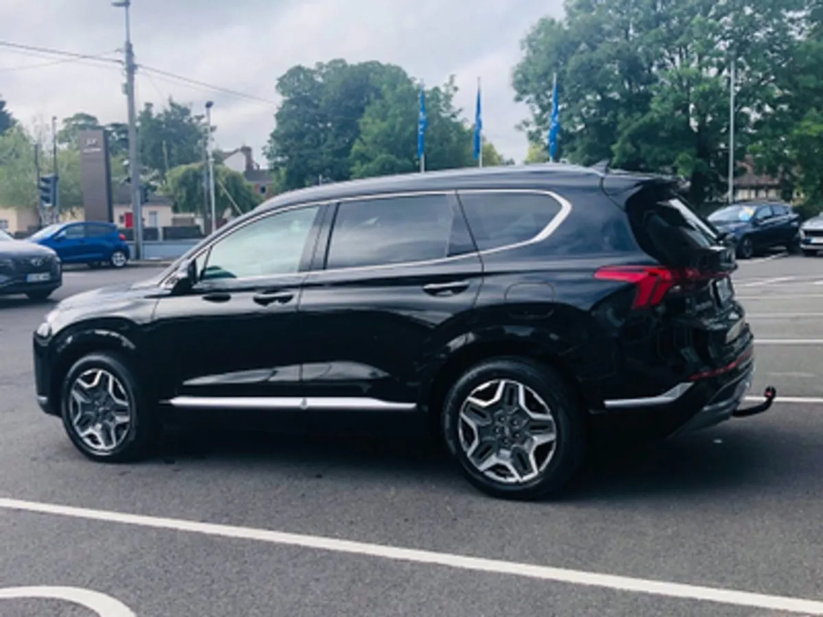 Hyundai Santa Fe Executive 1.6 Plug-in Hybrid Aut - Image 4