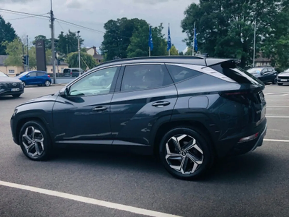 Hyundai Tucson Executive Plus 1.6 Hybrid Automatic - Image 3