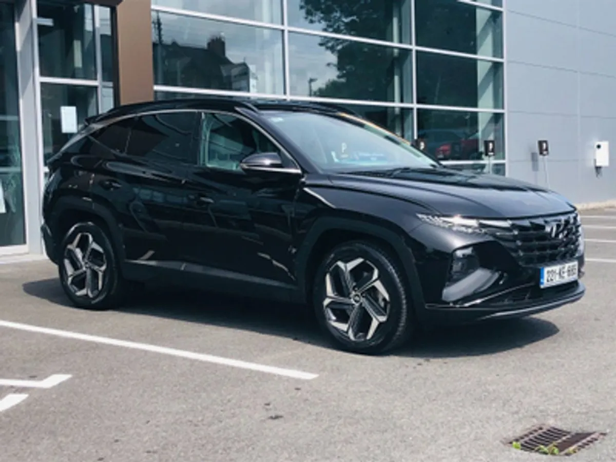 Hyundai Tucson Executive Plus 1.6 Hybrid Automatic - Image 3