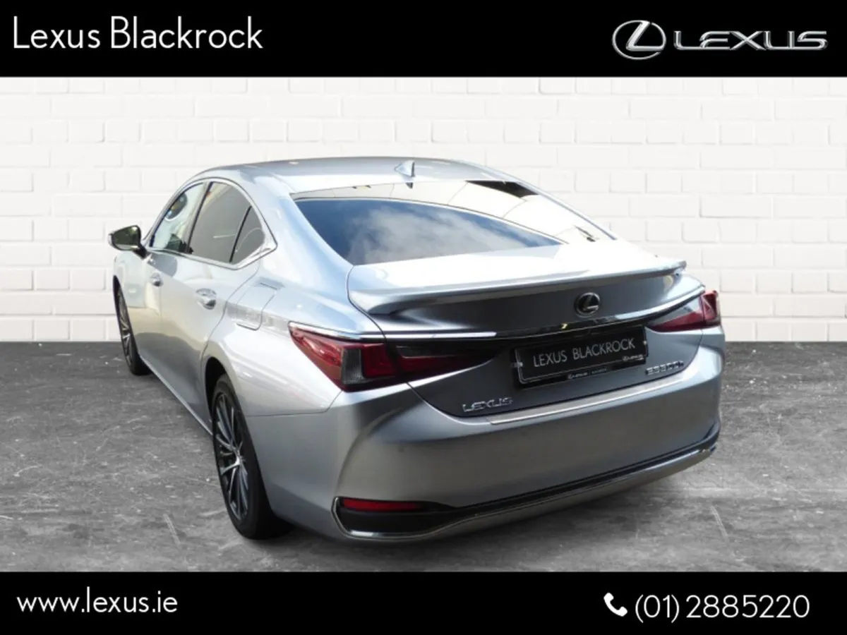 Lexus ES 300h Hybrid Dynamic - Image 4