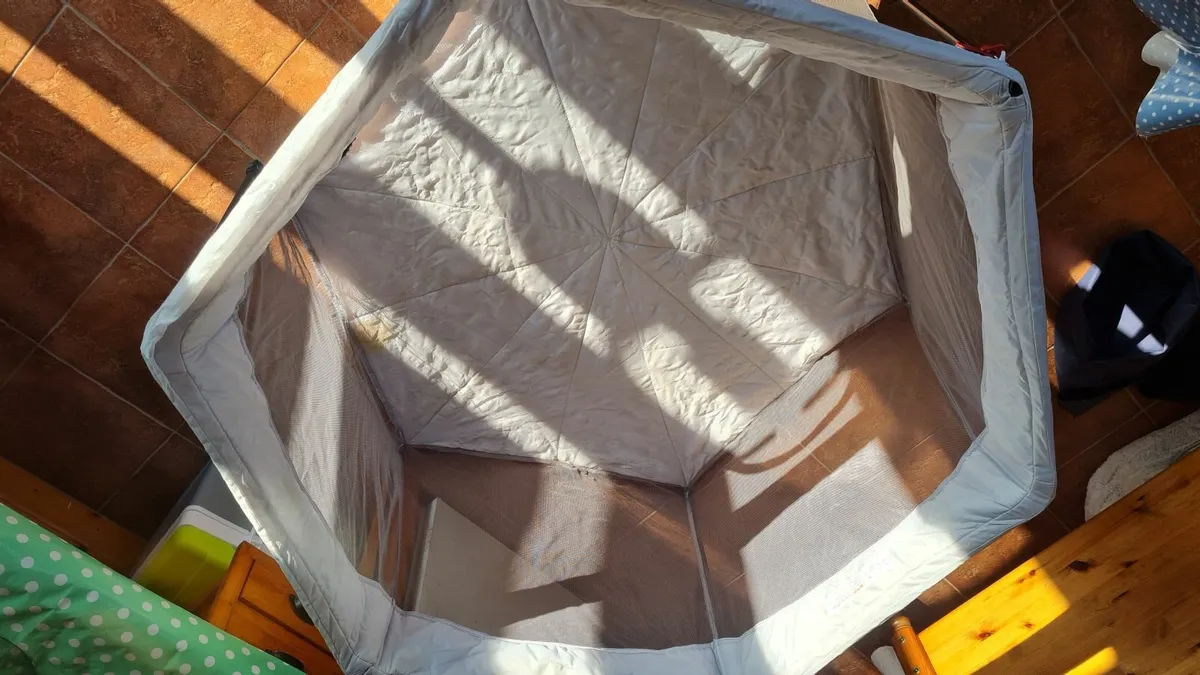 Travel playpen - Image 2