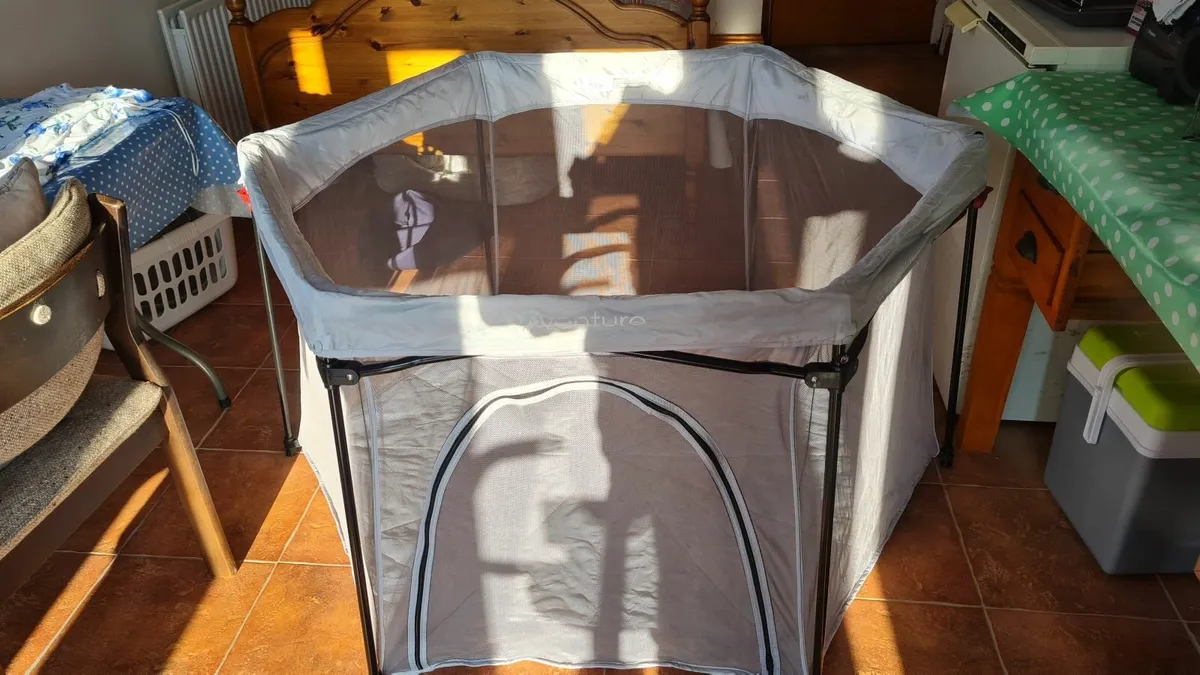 Travel playpen - Image 1