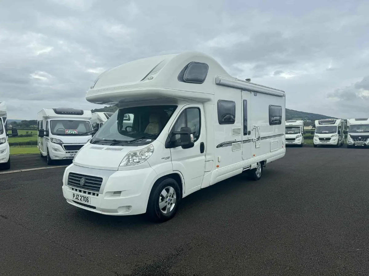 2009 BESSACARR E495 6 BERTH MOTORHOME. - Image 2