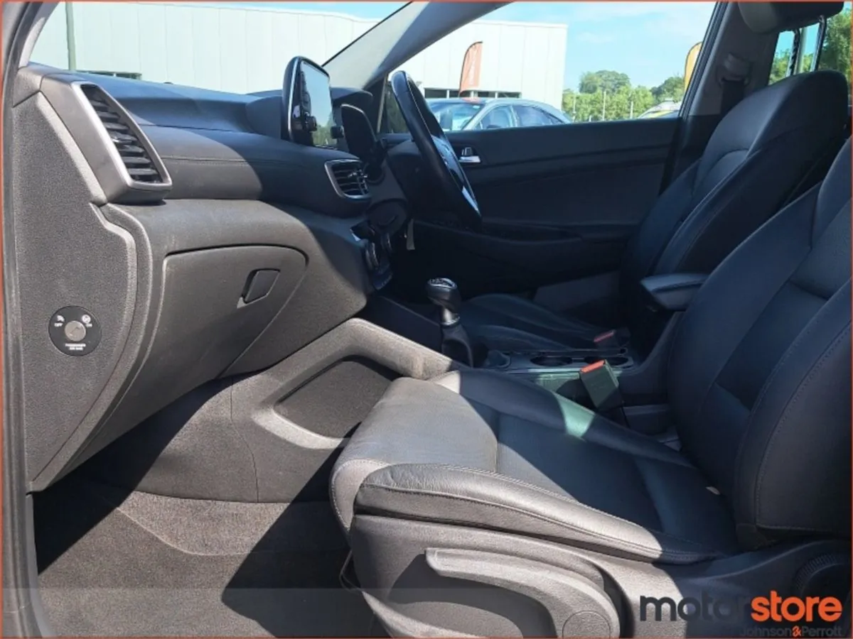 Hyundai Tucson 2WD Executive Plus (one Year Warra - Image 3