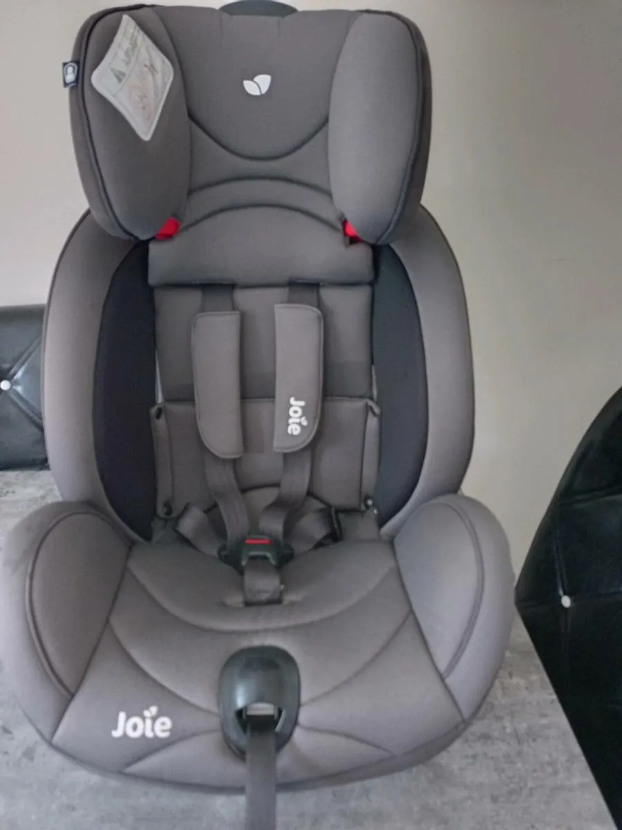 Joie kids car seat. - Image 1