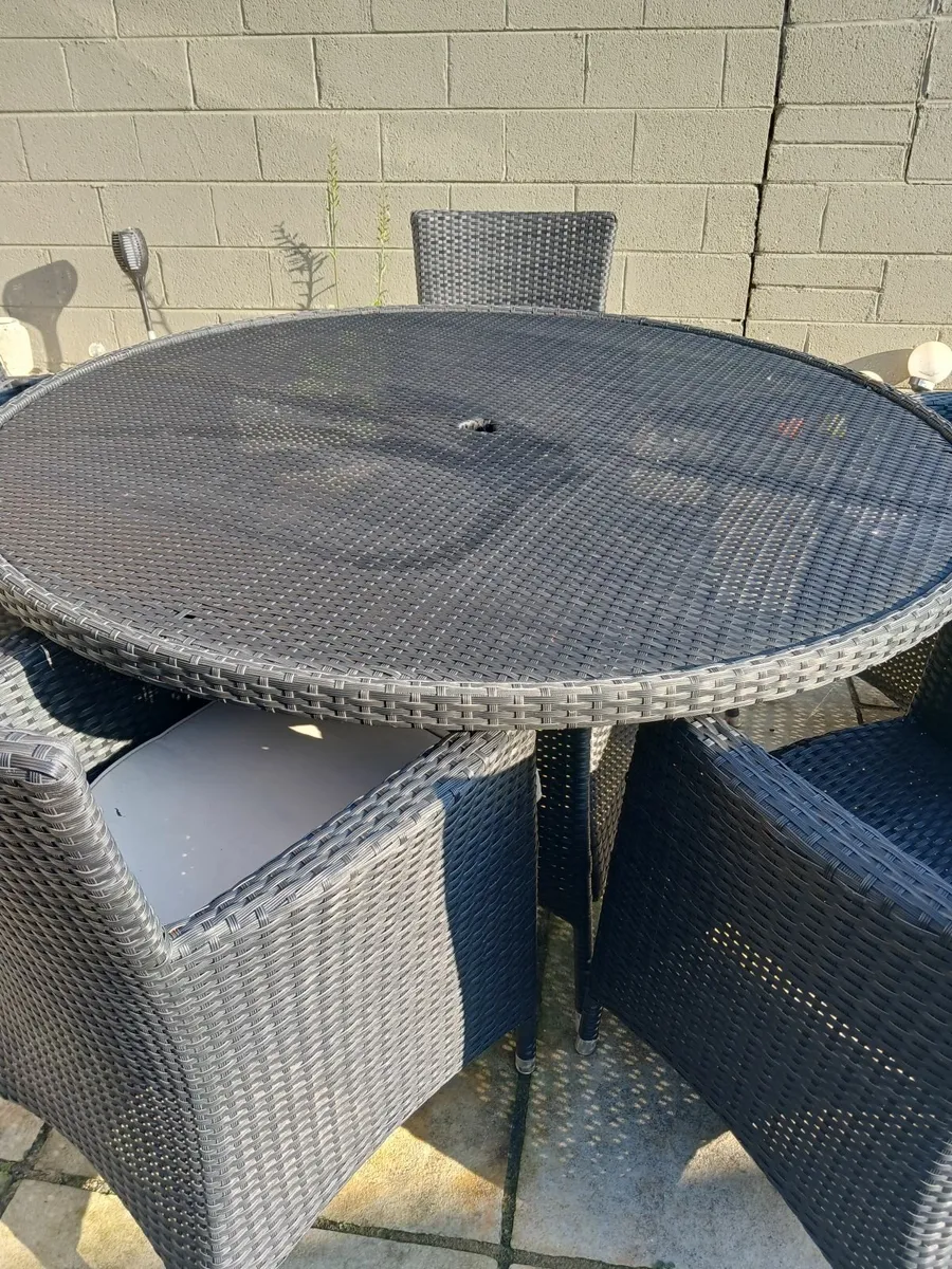 Garden furniture - Image 1