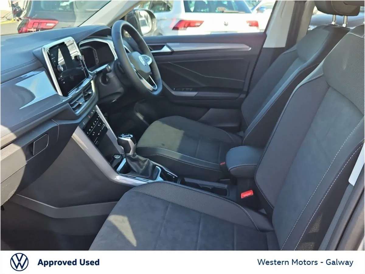 Volkswagen T-Roc Edition 75  Winter Pack  17  All - Image 4