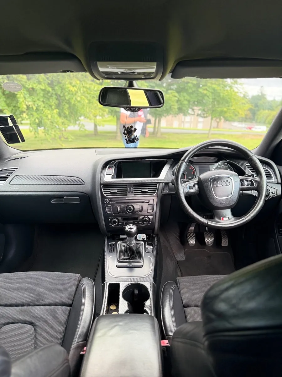 Audi A4 2009 - Image 2