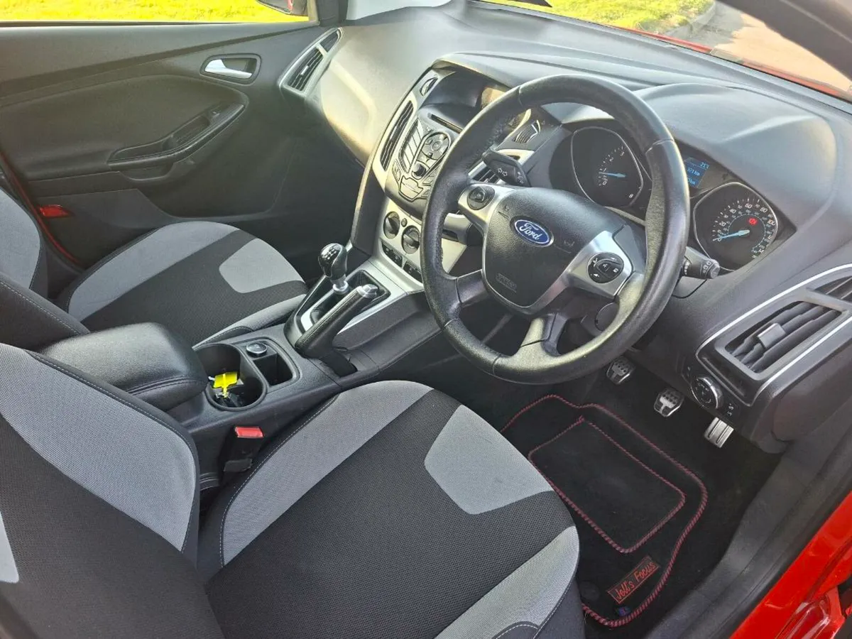 Ford Focus Zetec S - Image 4