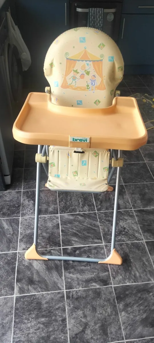 High chair and play mat - Image 2