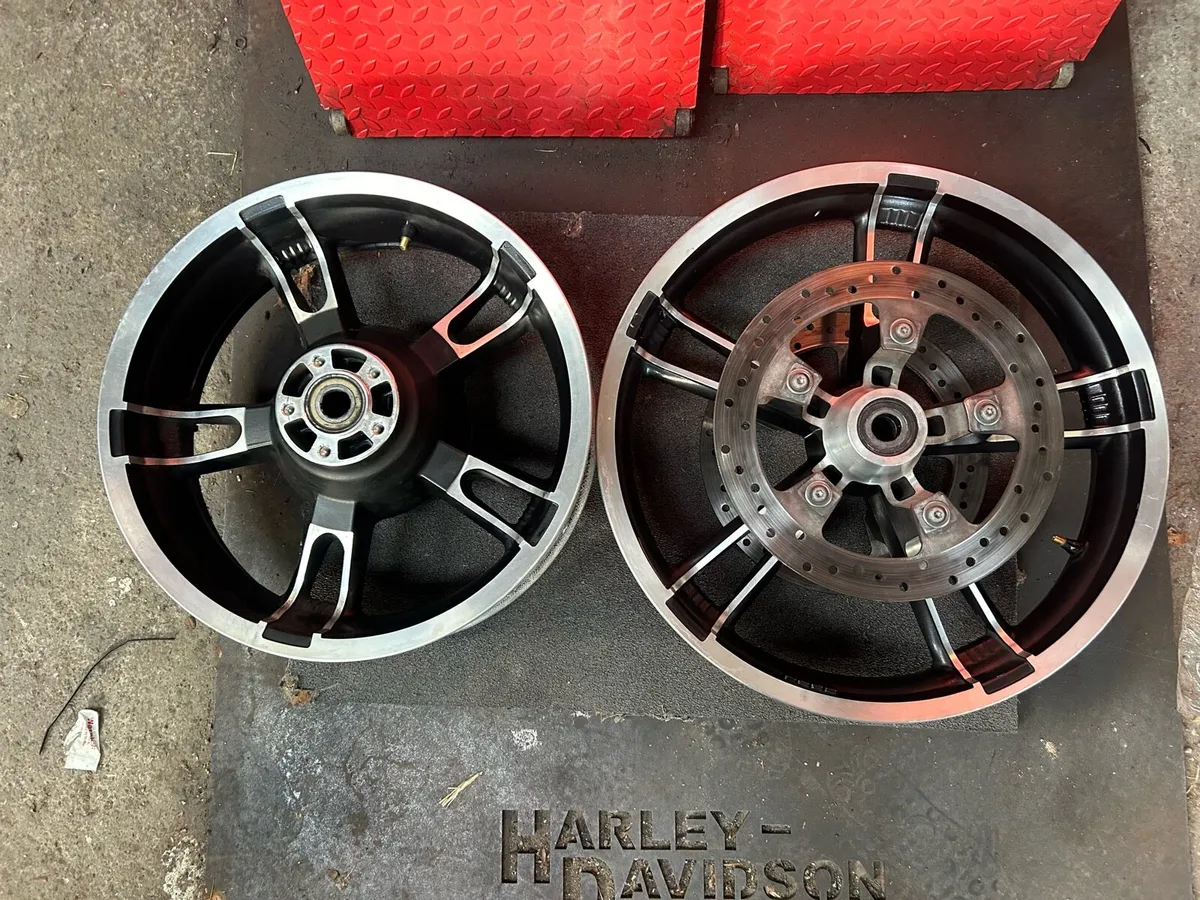 Harley Davidson parts - Image 1