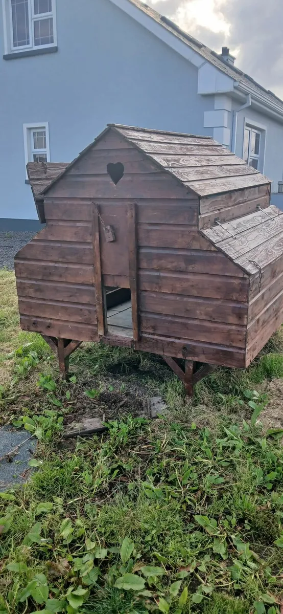 chicken coup - Image 1