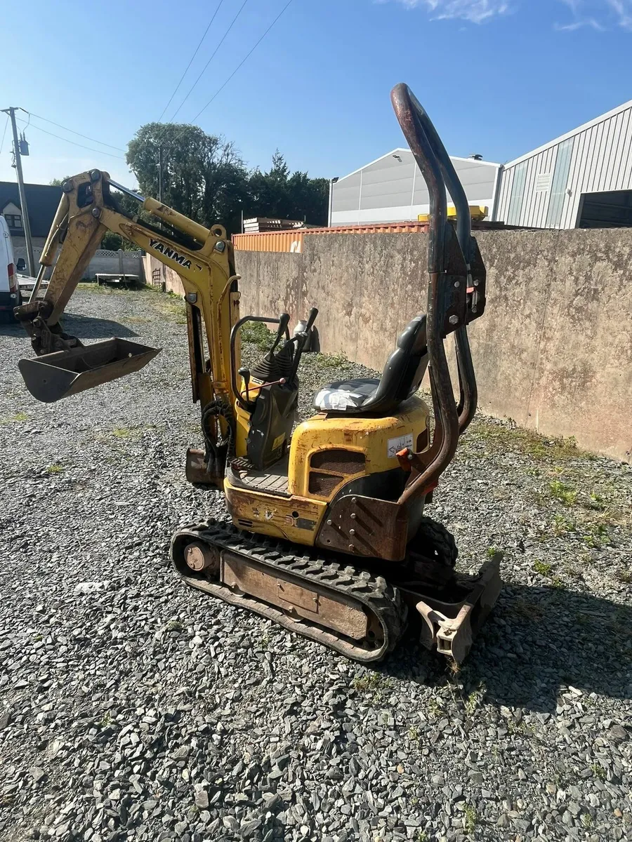 2016 micro Yanmar 0.8 tonne micro digger - Image 4