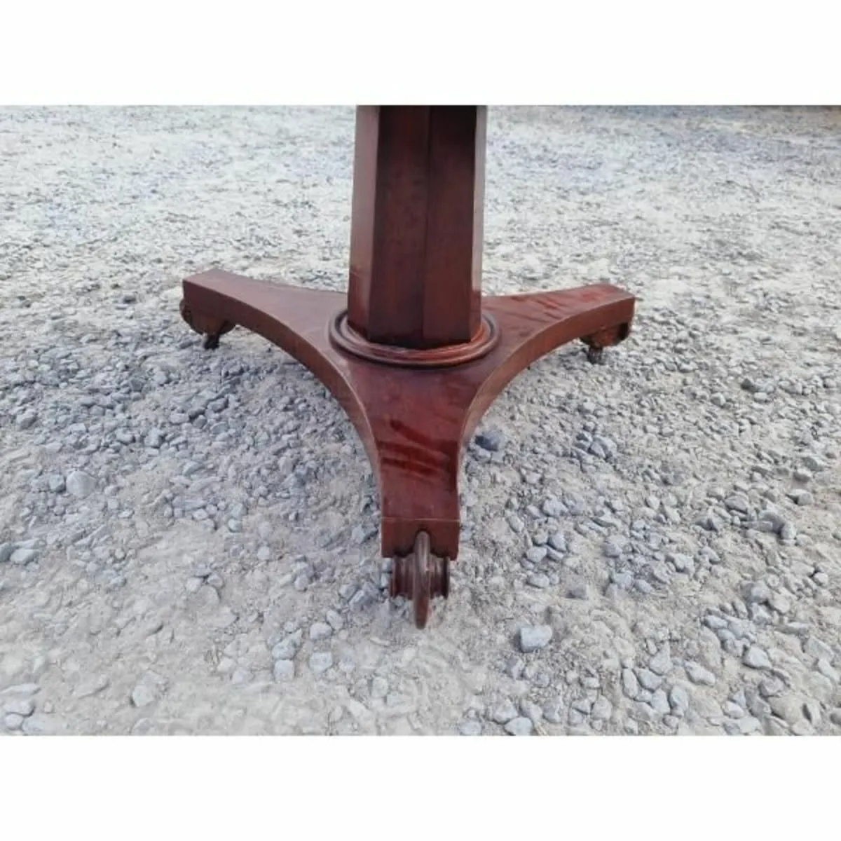 Circular Tilt Top Centre Table – KAS520 - Image 2