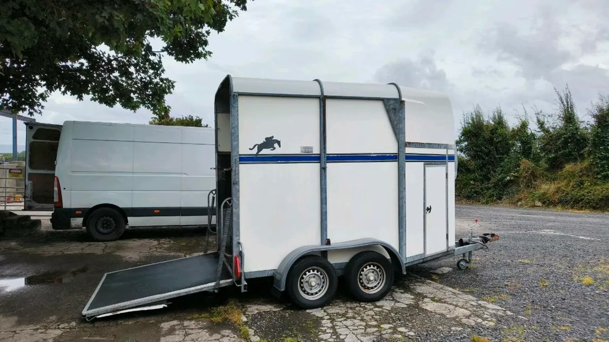 Bateson Deauville Double Horse box - Image 1