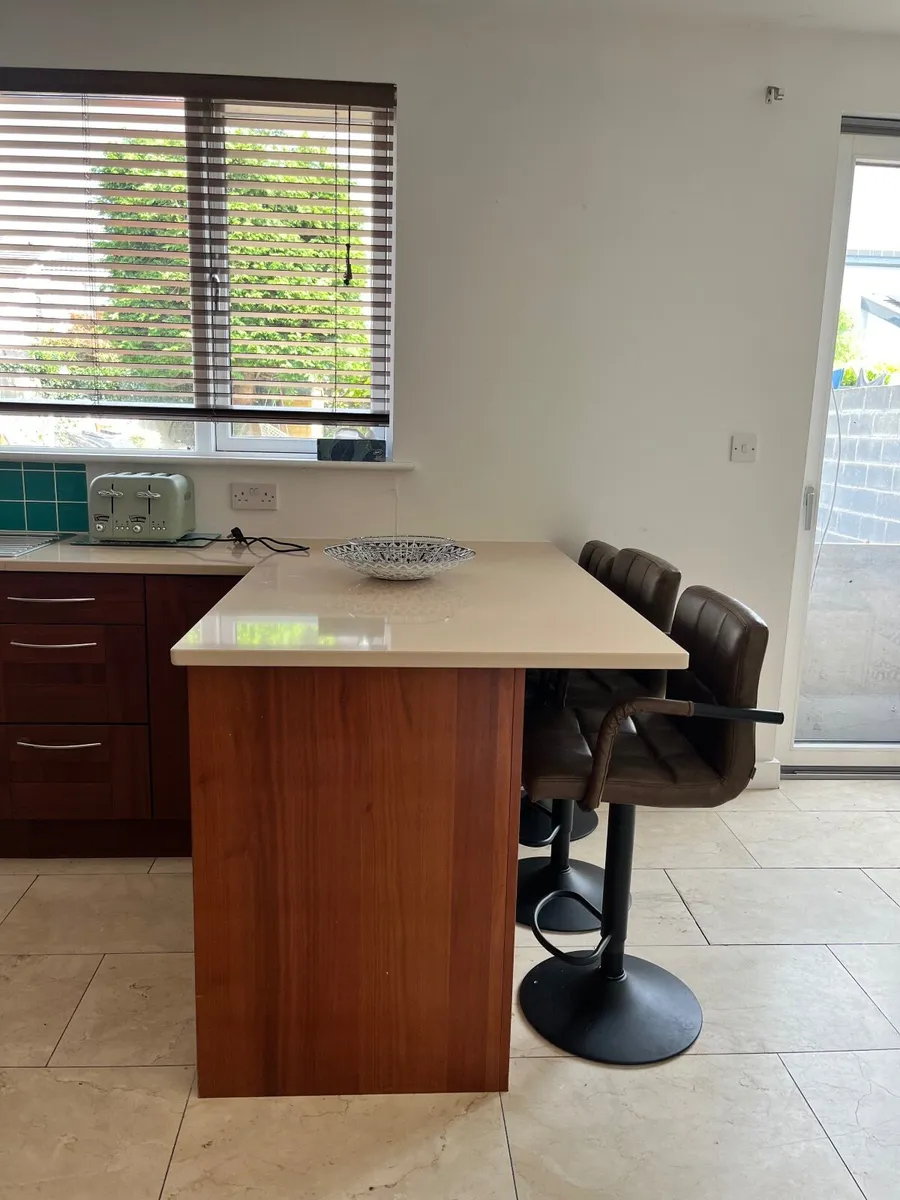 Walnut Kitchen & Granite worktop for sale - Image 3