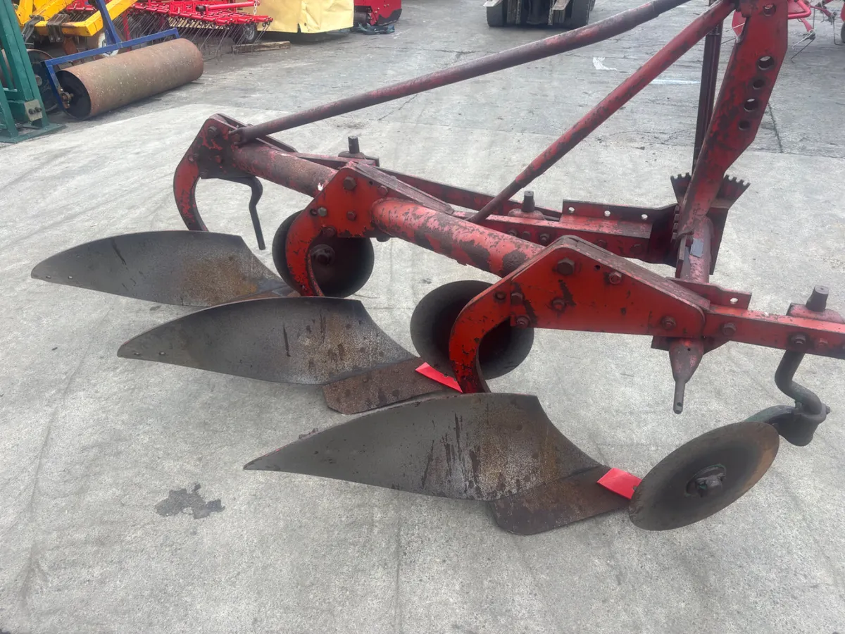 Kverneland 3 Furrow plough - Image 1
