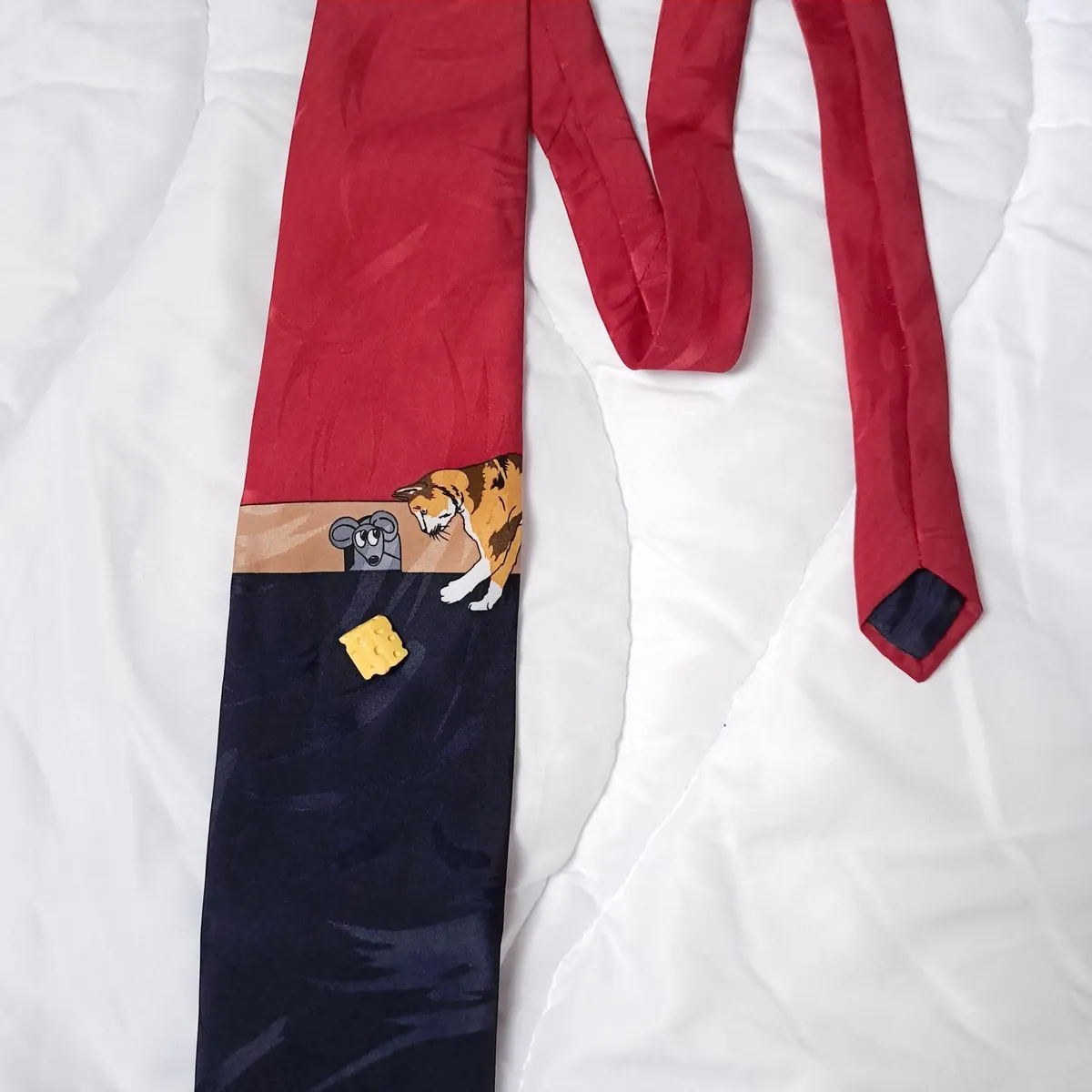Vicky Davis Burgundy Navy Cat Mouse Novelty Tie - Image 2