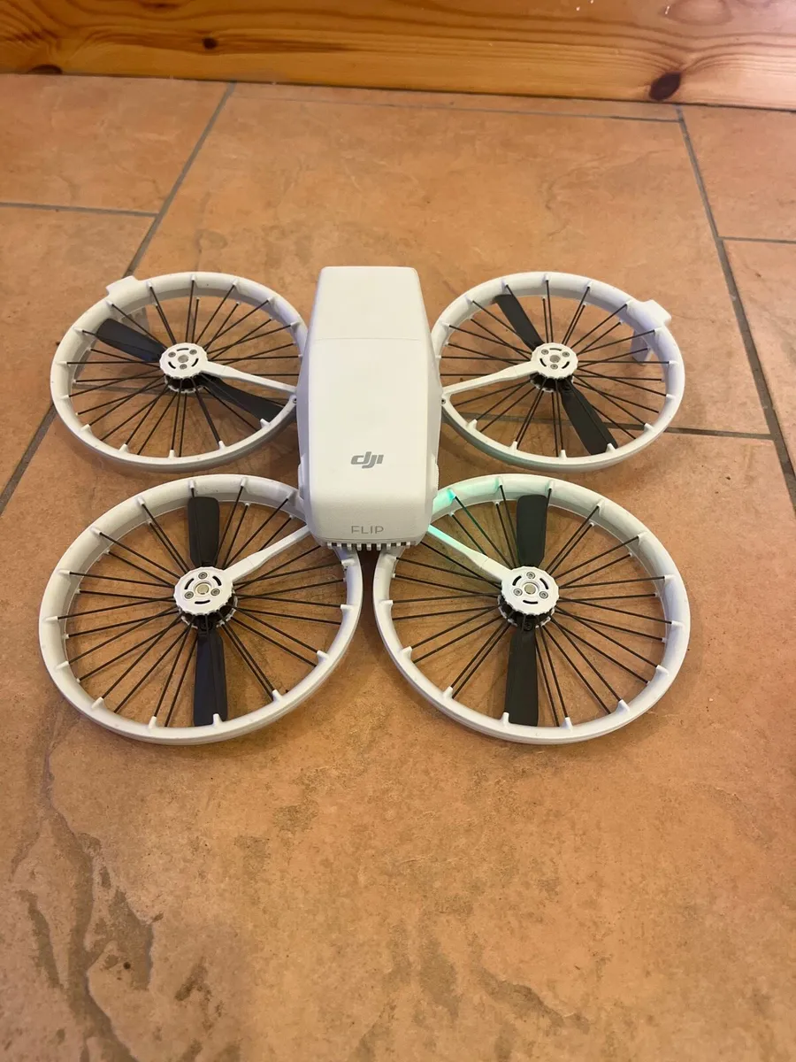 DJI Flip – Great Condition + Accessories - Image 2