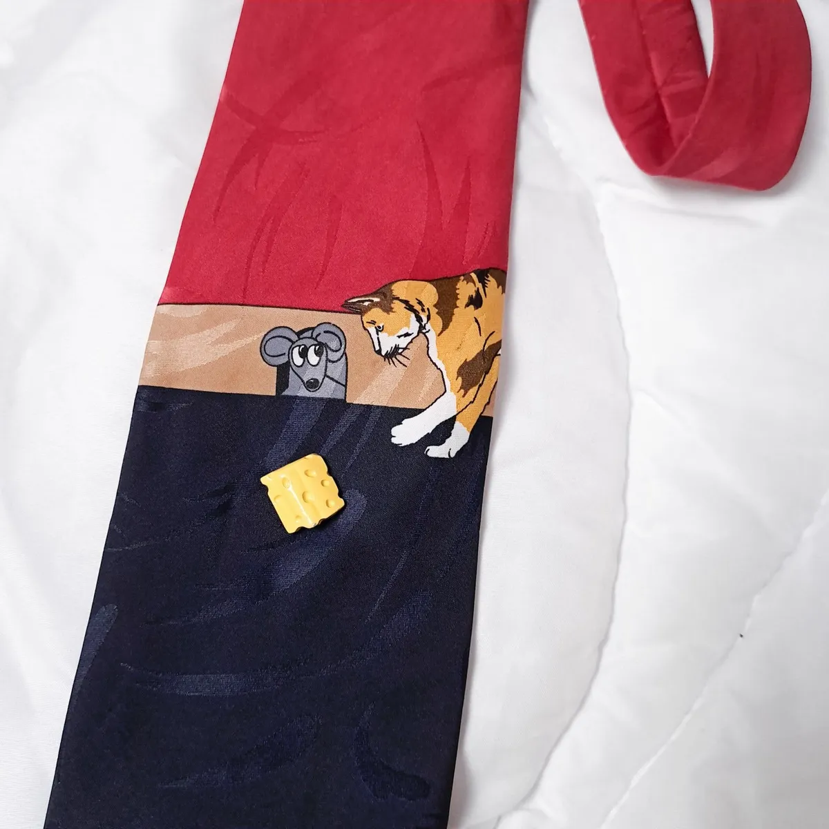 Vicky Davis Burgundy Navy Cat Mouse Novelty Tie - Image 3