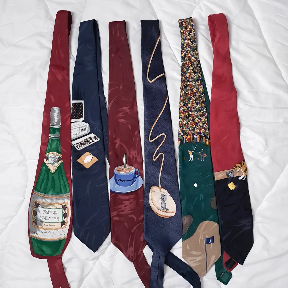Vicky Davis Burgundy Navy Cat Mouse Novelty Tie - Image 4