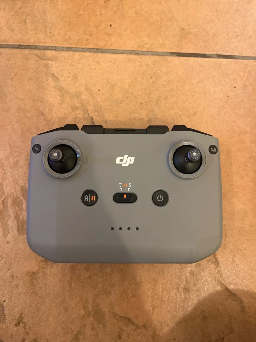 DJI Flip – Great Condition + Accessories - Image 3