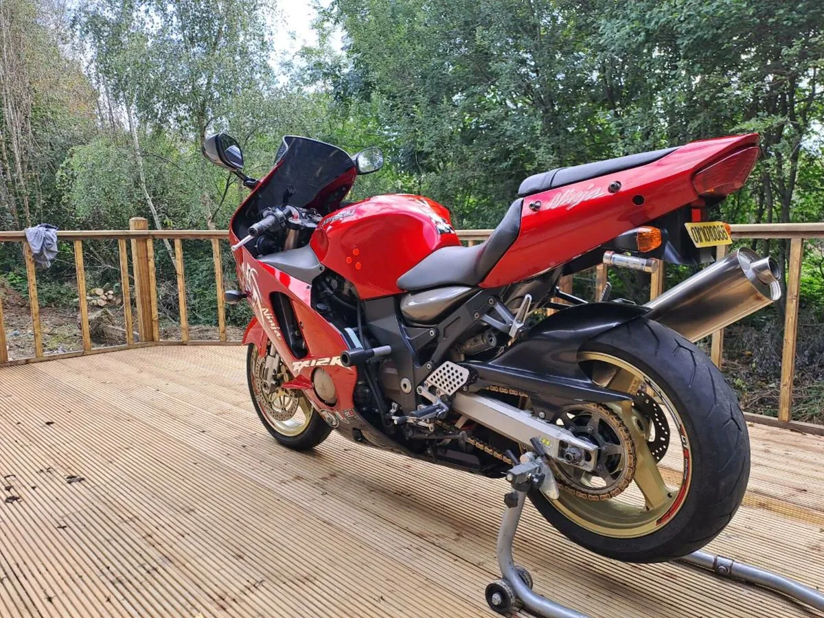 Motorbike - Image 4
