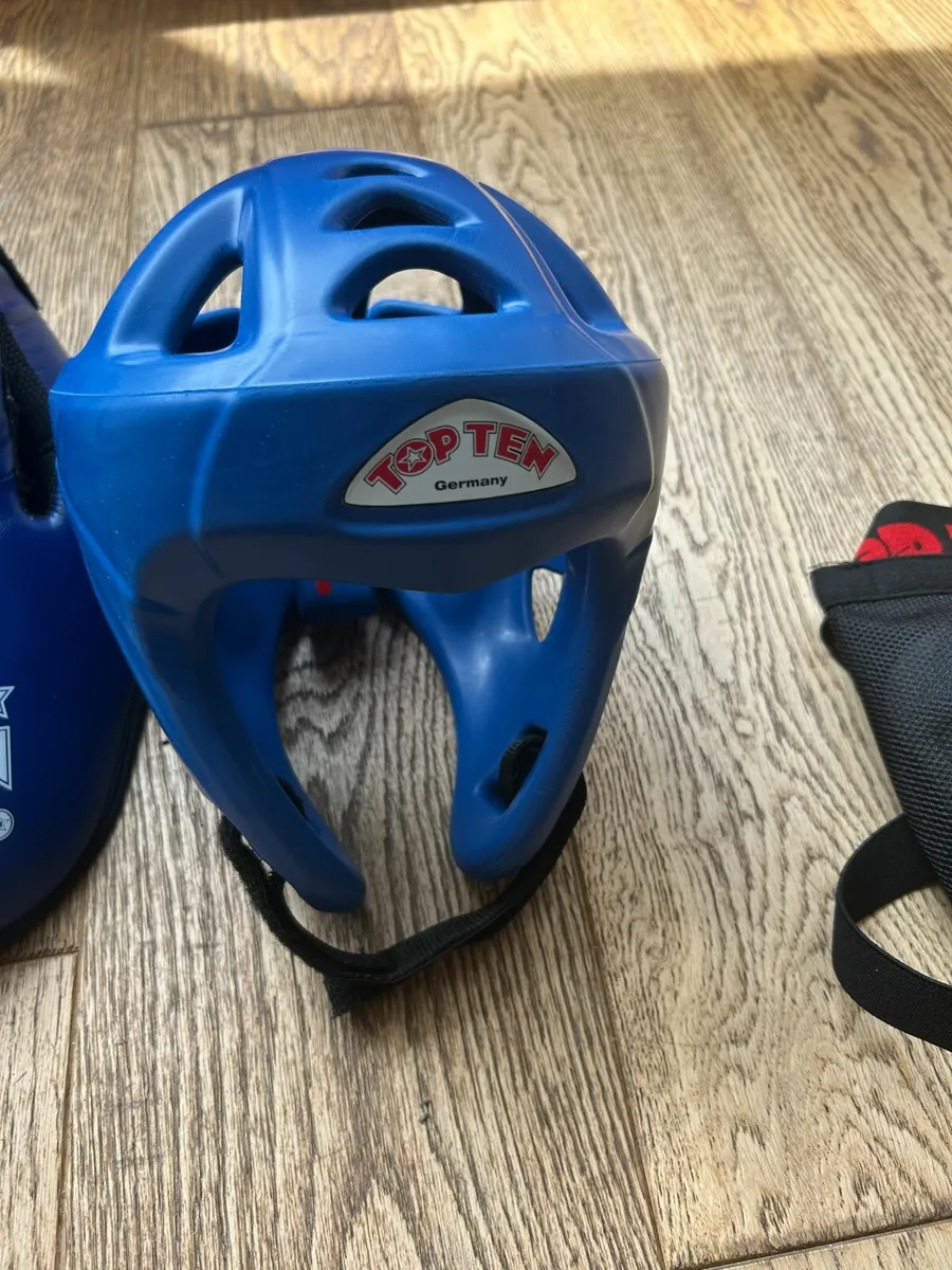 Taekwondo Sparring Gear and Clothing (Junior) - Image 4