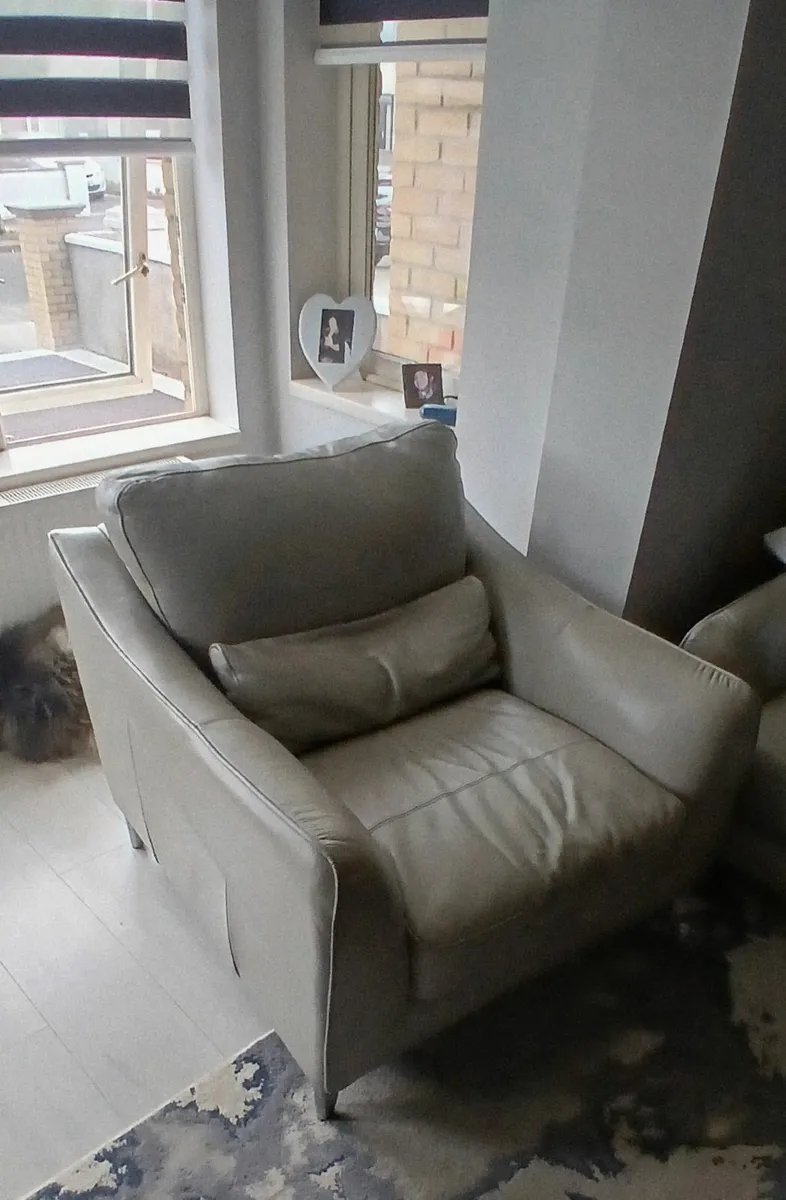 Household Armchair - Image 2
