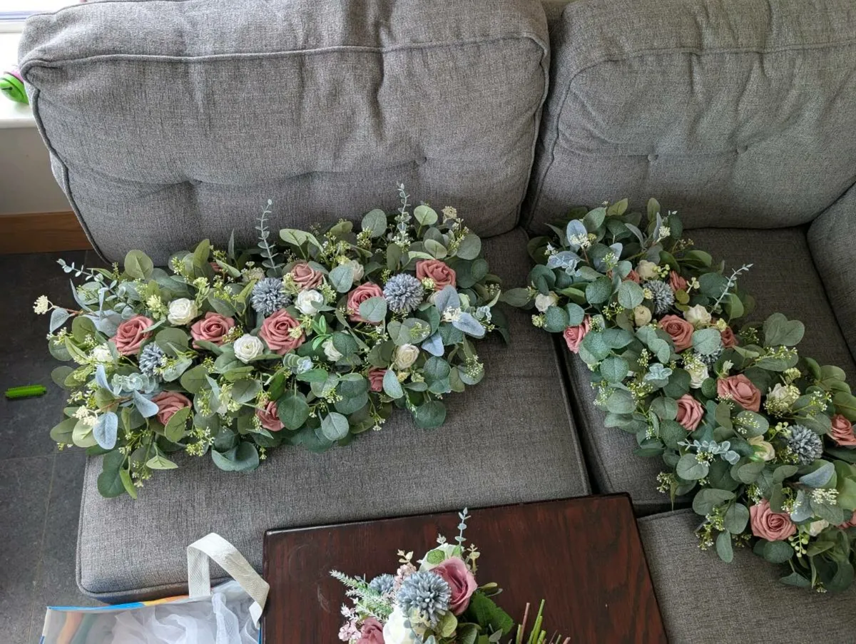Wedding flowers - Image 2