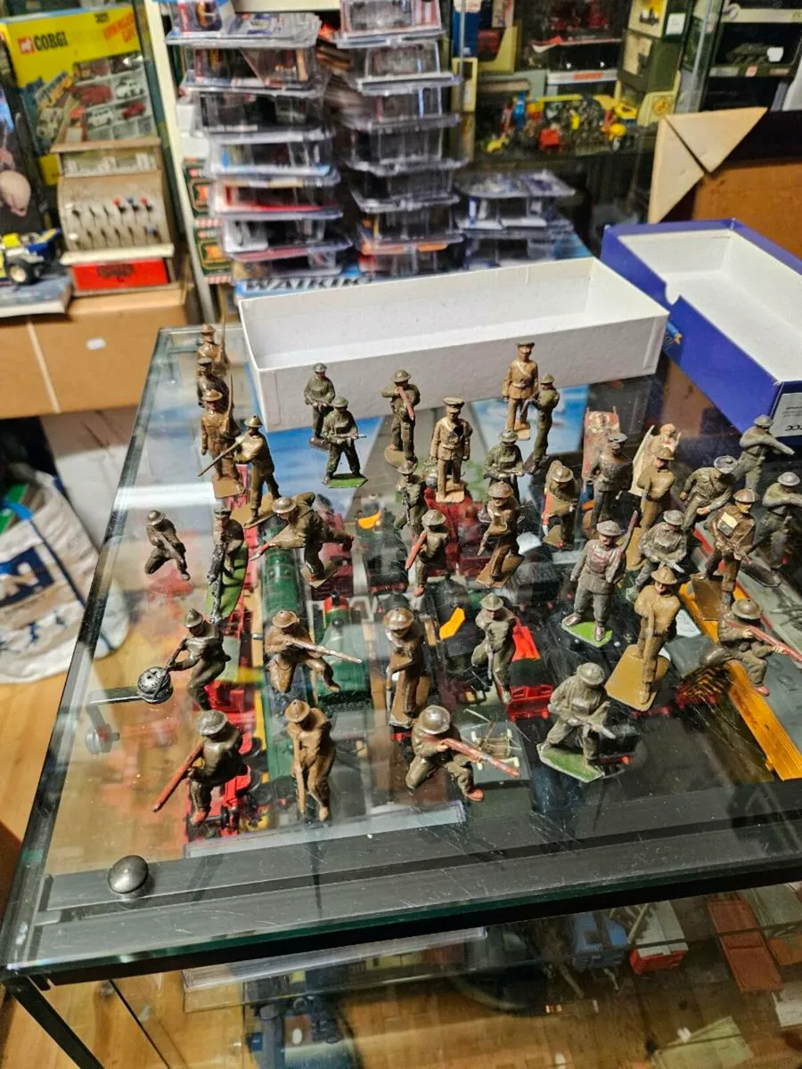 Vintage Britain's British WW2 Hollow Cast Soldiers - Image 2