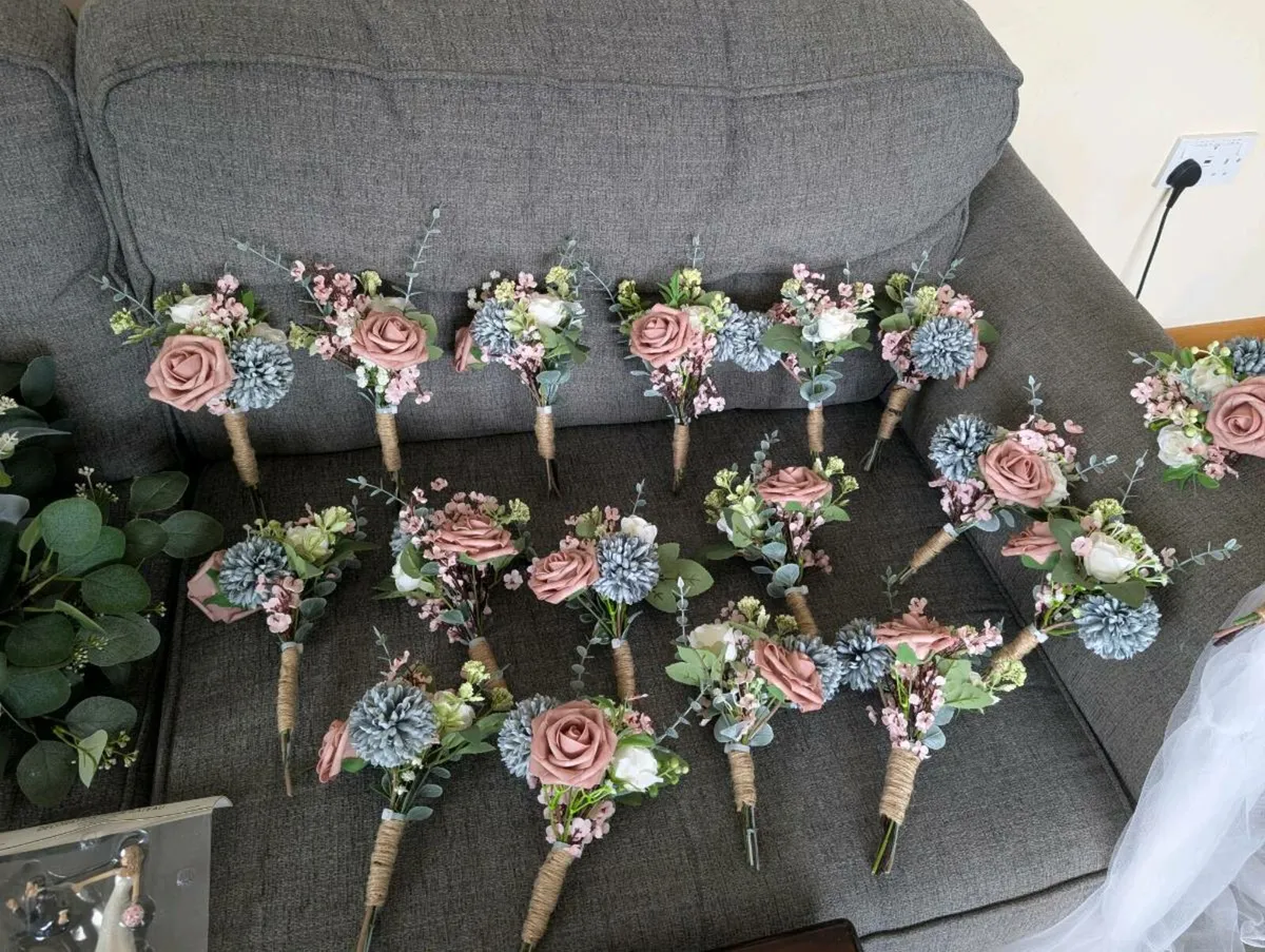 Wedding flowers - Image 3