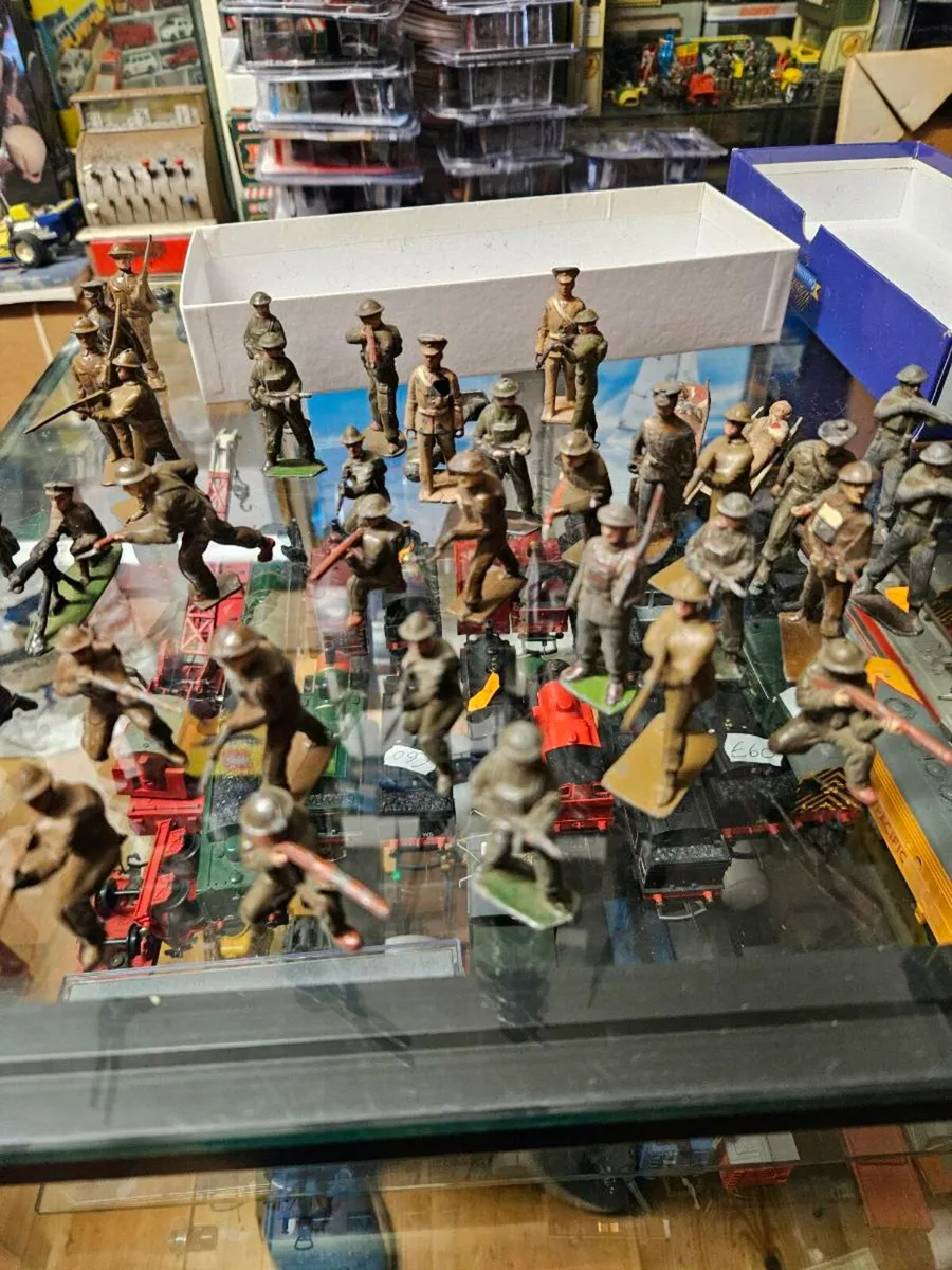 Vintage Britain's British WW2 Hollow Cast Soldiers - Image 4