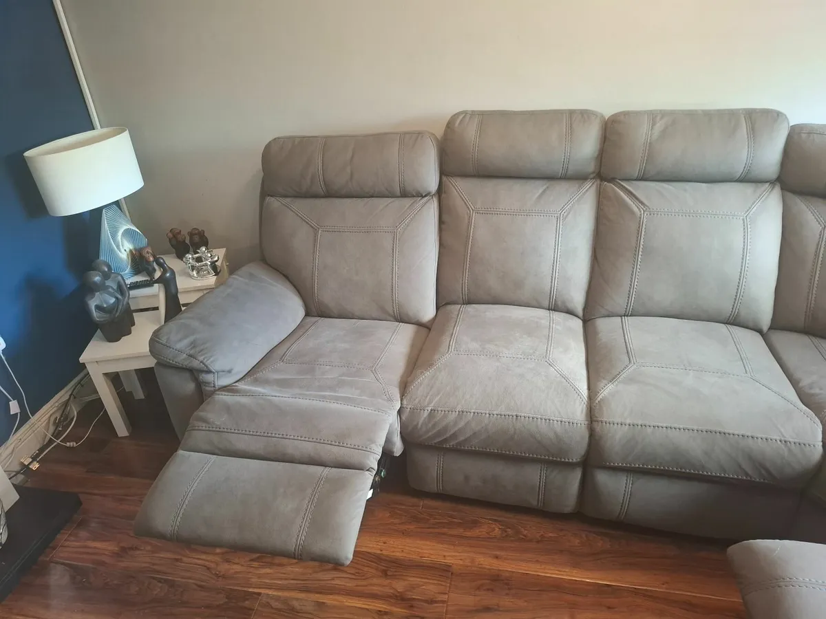 Corner sofa - Image 1